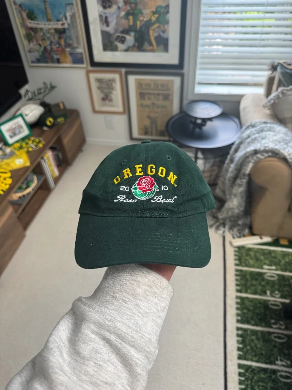 *VINTAGE & RARE* Oregon Ducks 2010 Rose Bowl Strapback in Dark Green